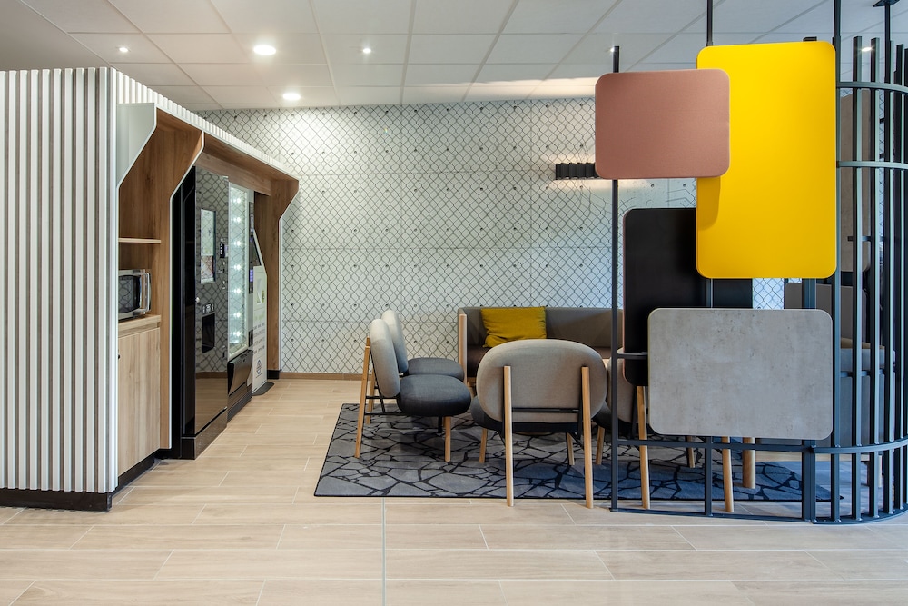 B&B HOTEL Saint-Denis Porte de Paris 8