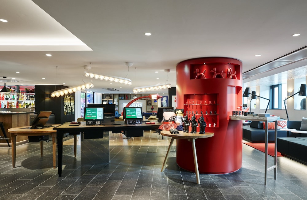 citizenM Paris Champs-Élysées 6