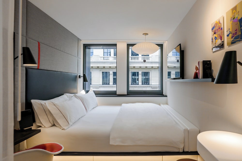 citizenM Paris Champs-Élysées 13