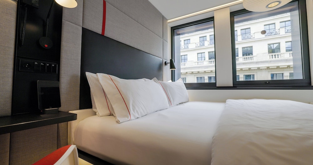 citizenM Paris Champs-Élysées 12