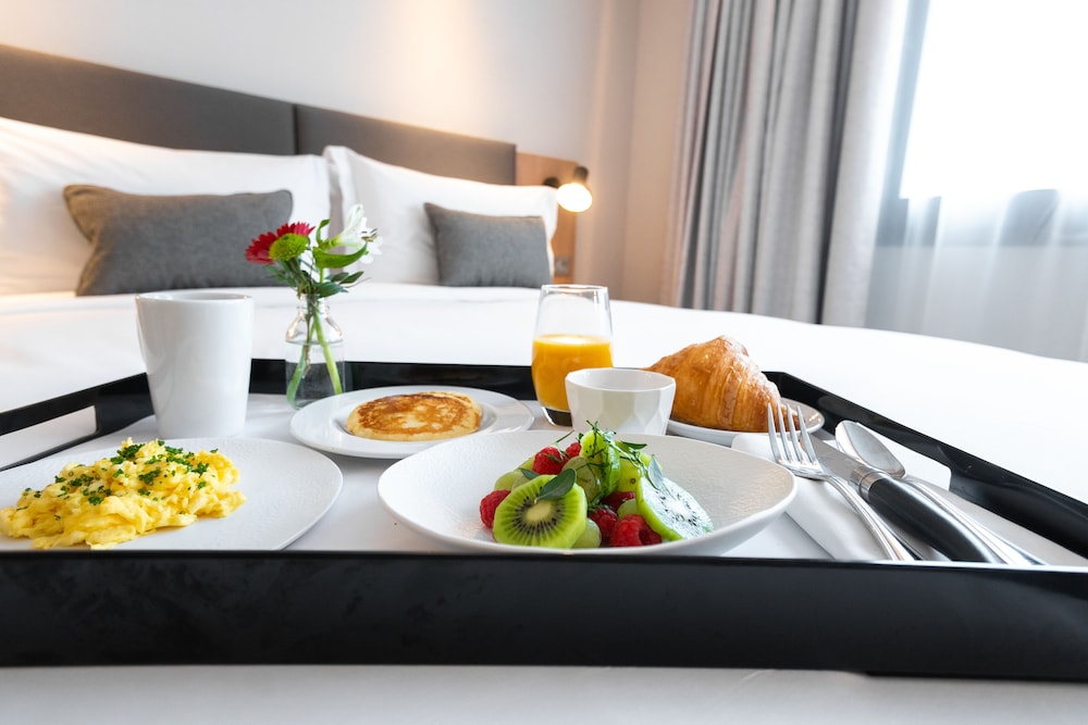 Holiday Inn Paris CDG Airport 12