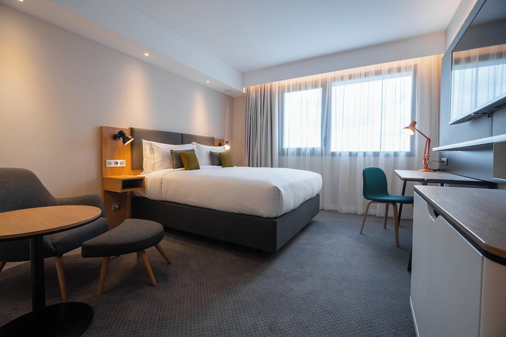 Holiday Inn Paris CDG Airport 4