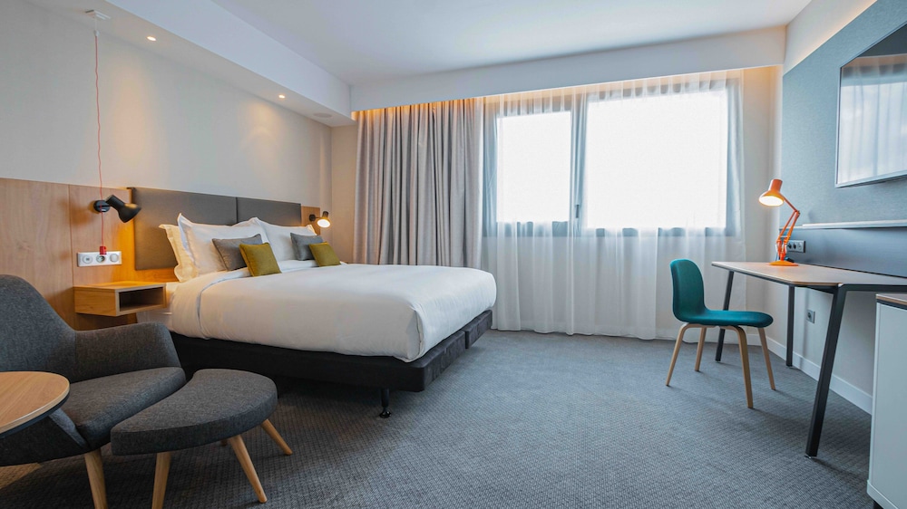 Holiday Inn Paris CDG Airport 9