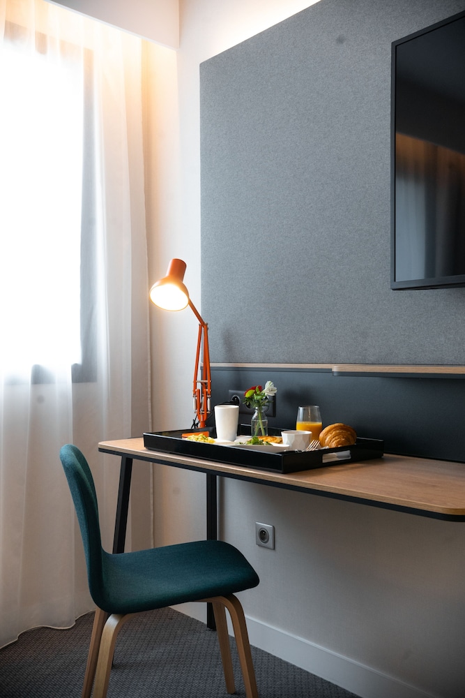 Holiday Inn Paris CDG Airport 13