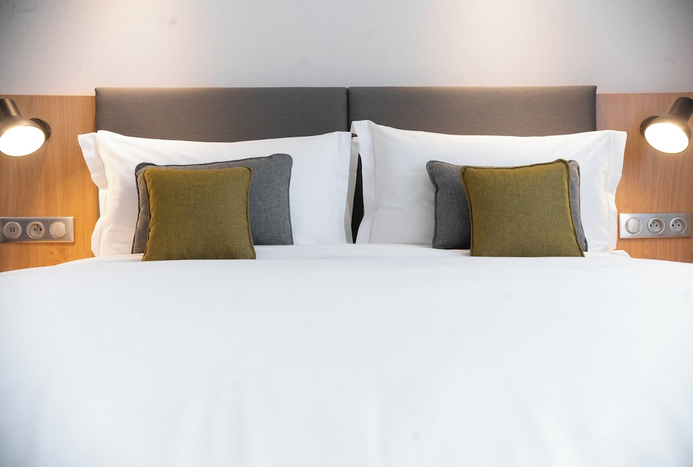 Holiday Inn Paris CDG Airport 7