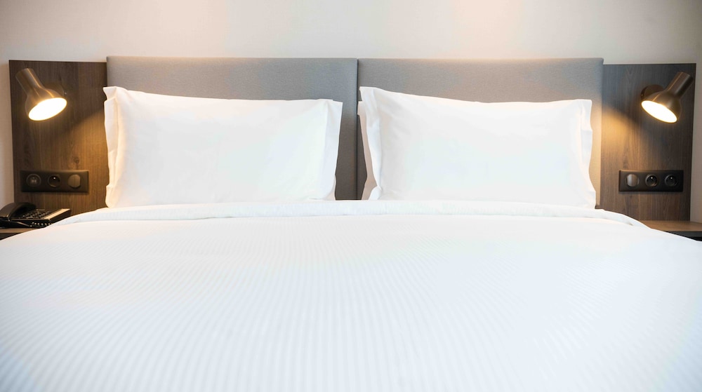 Holiday Inn Paris CDG Airport 6