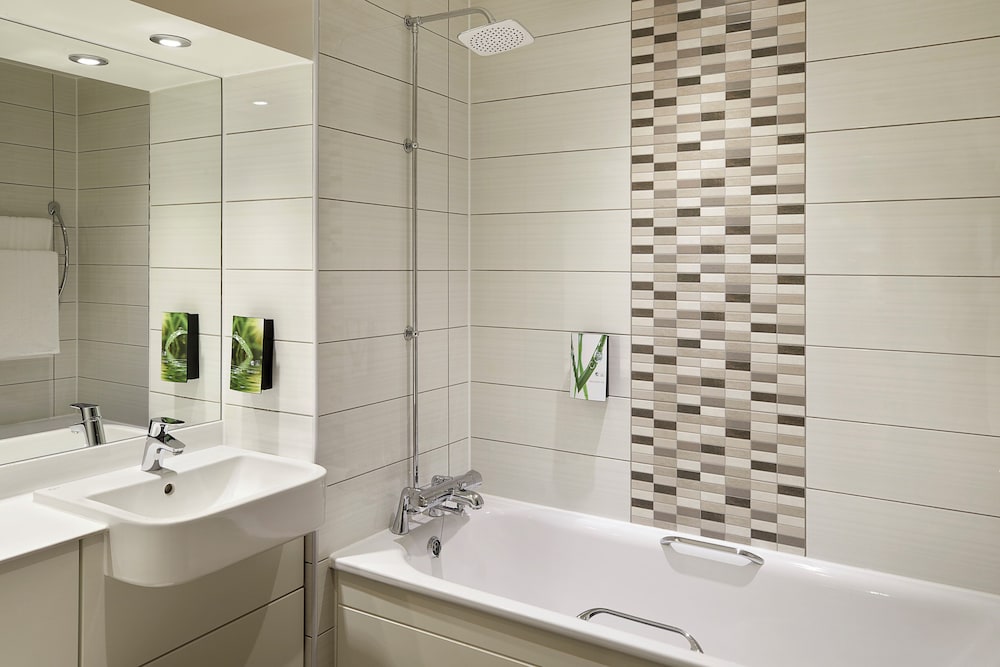 Premier Inn Buckingham Hotel 5