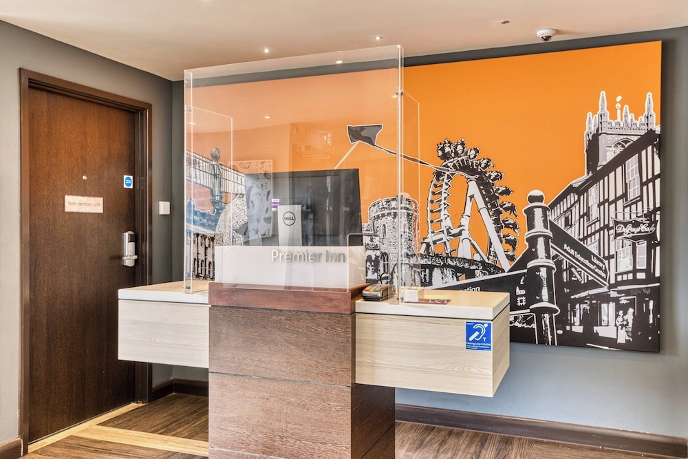 Premier Inn Buckingham Hotel 4