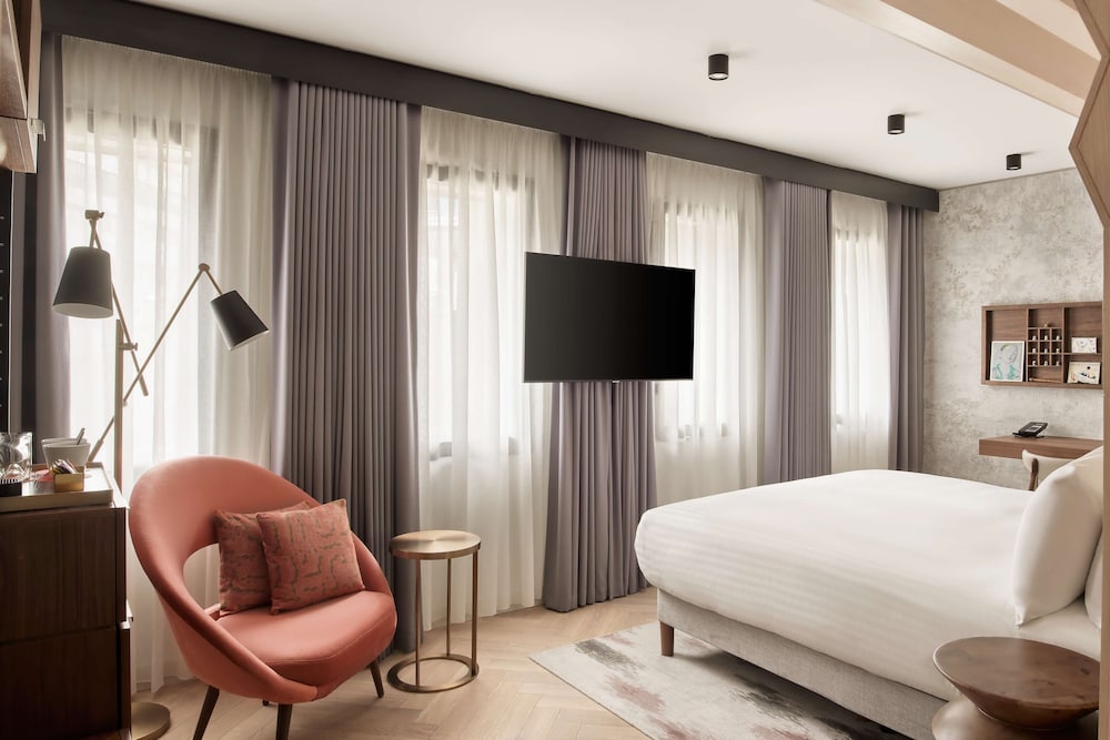 Canopy by Hilton London City 13