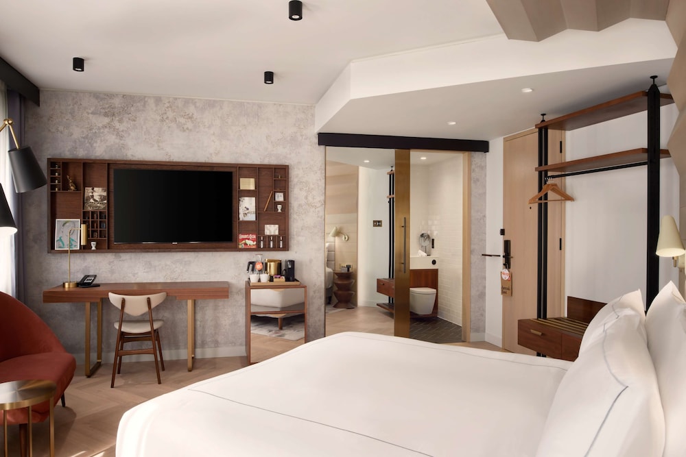 Canopy by Hilton London City 14