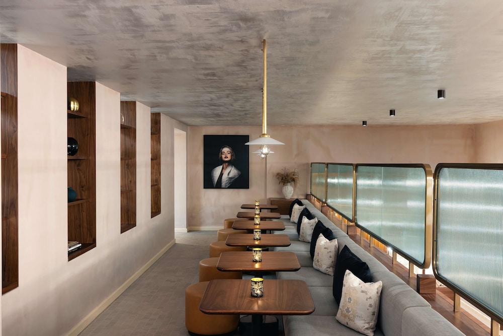Canopy by Hilton London City 7