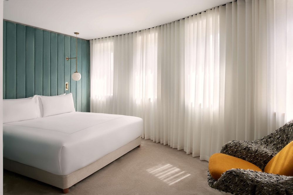 Canopy by Hilton London City 15