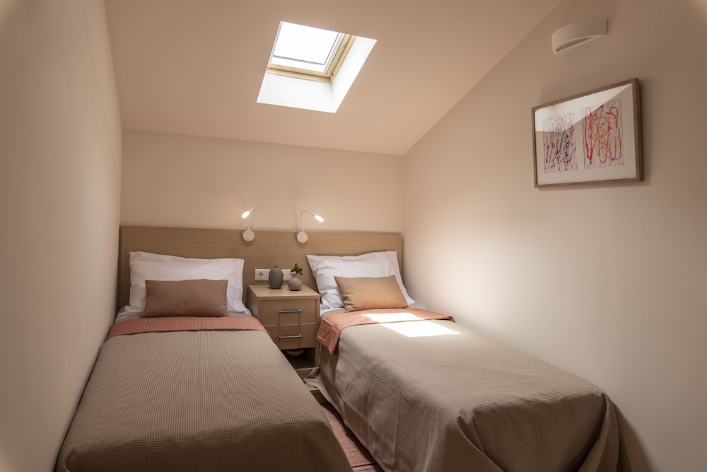 Gallery Suites & Residences Piraeus 14