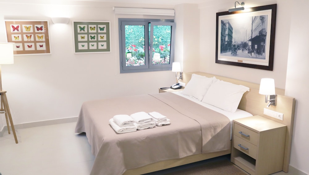 Gallery Suites & Residences Piraeus 15