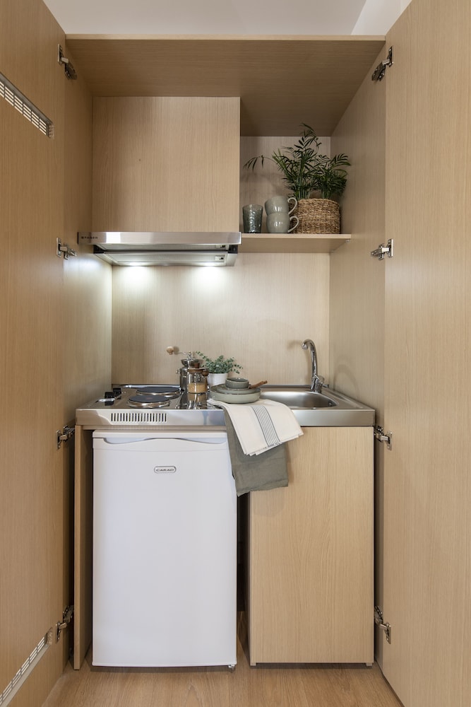 Gallery Suites & Residences Piraeus 21