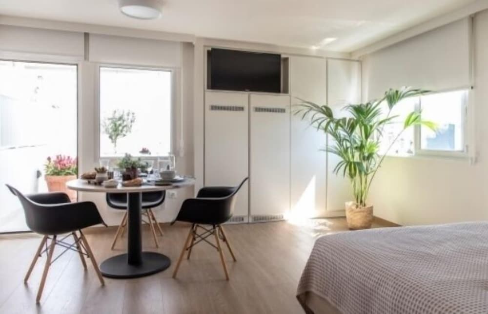 Gallery Suites & Residences Piraeus 22