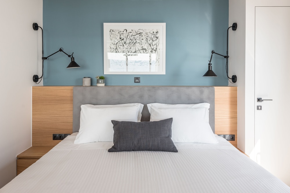 Urban Suites 11