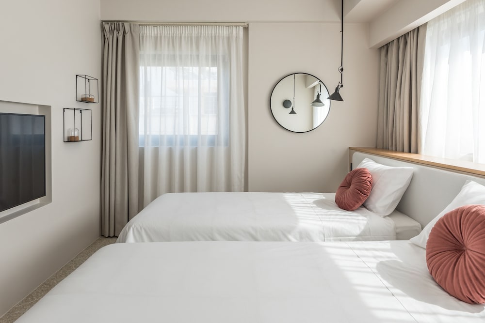 Urban Suites 5