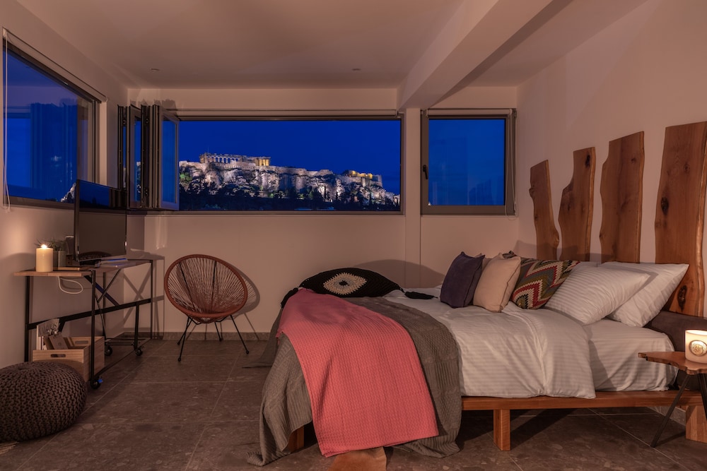 Mythos Luxury Suites 6