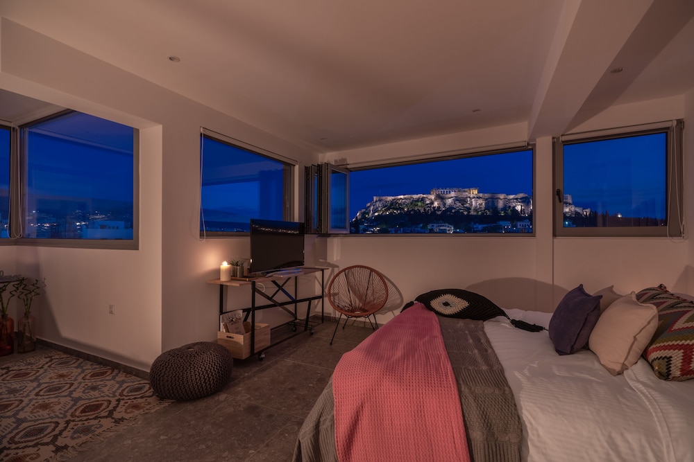 Mythos Luxury Suites 7