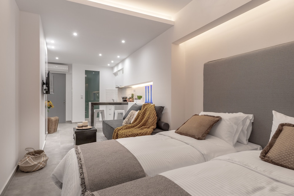 Mythos Luxury Suites 12