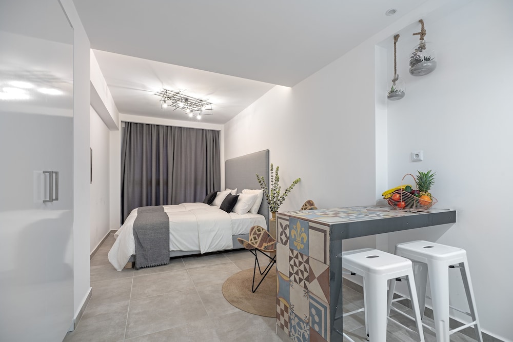 Mythos Luxury Suites 21