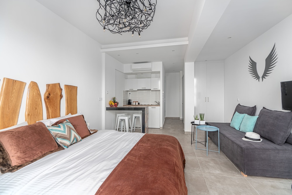 Mythos Luxury Suites 20
