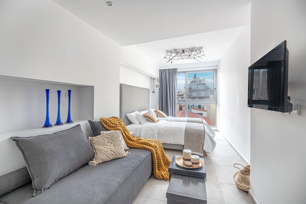 Mythos Luxury Suites 11