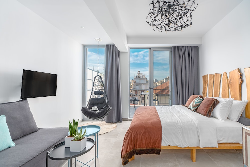 Mythos Luxury Suites 19