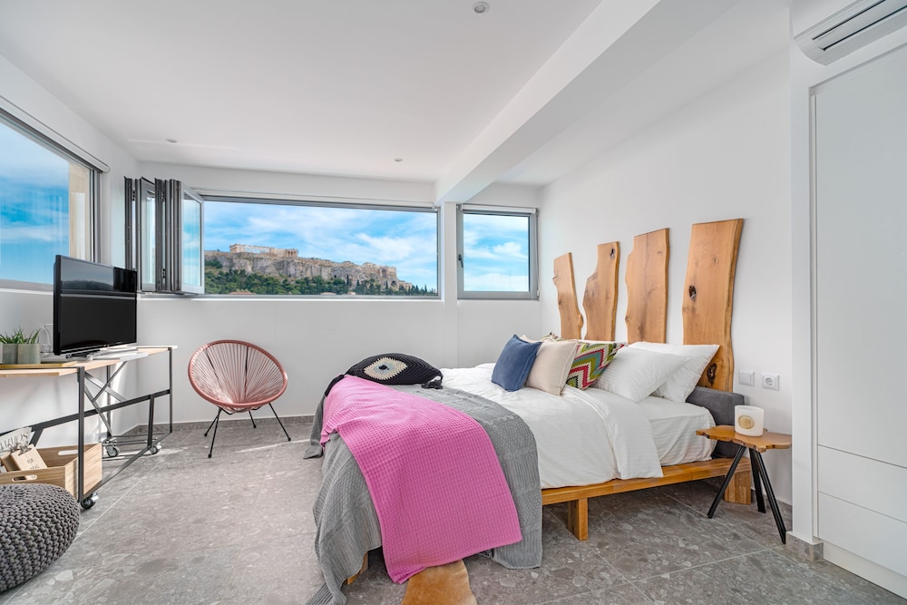Mythos Luxury Suites 2