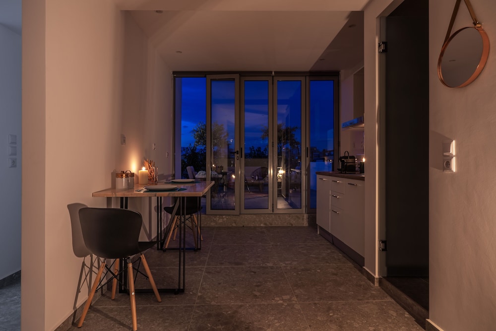 Mythos Luxury Suites 3
