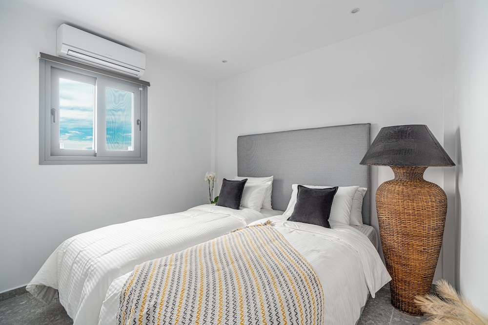 Mythos Luxury Suites 5