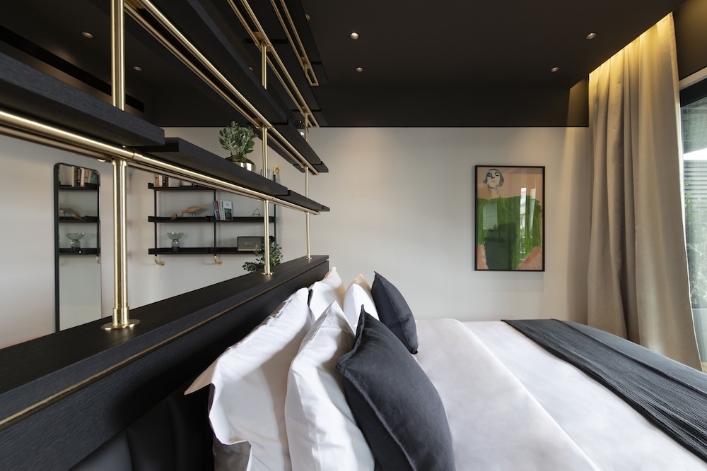 The Modernist Athens 7