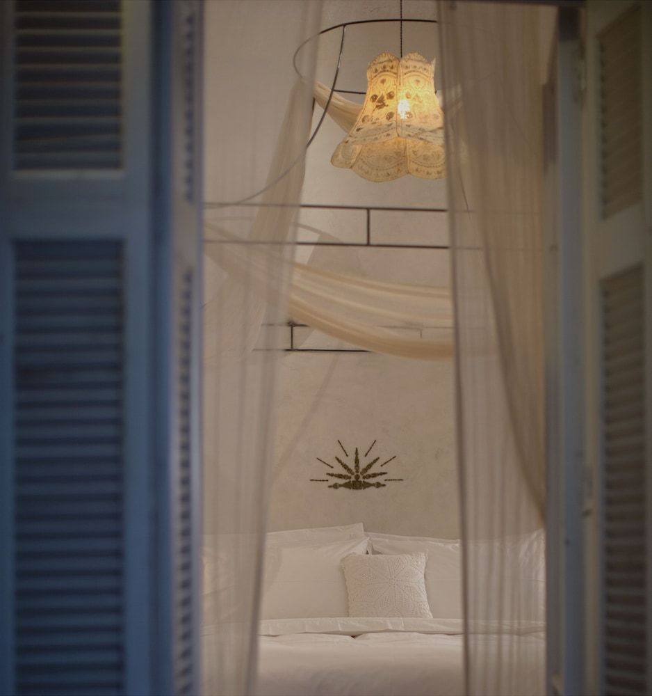 Shila Athens 20