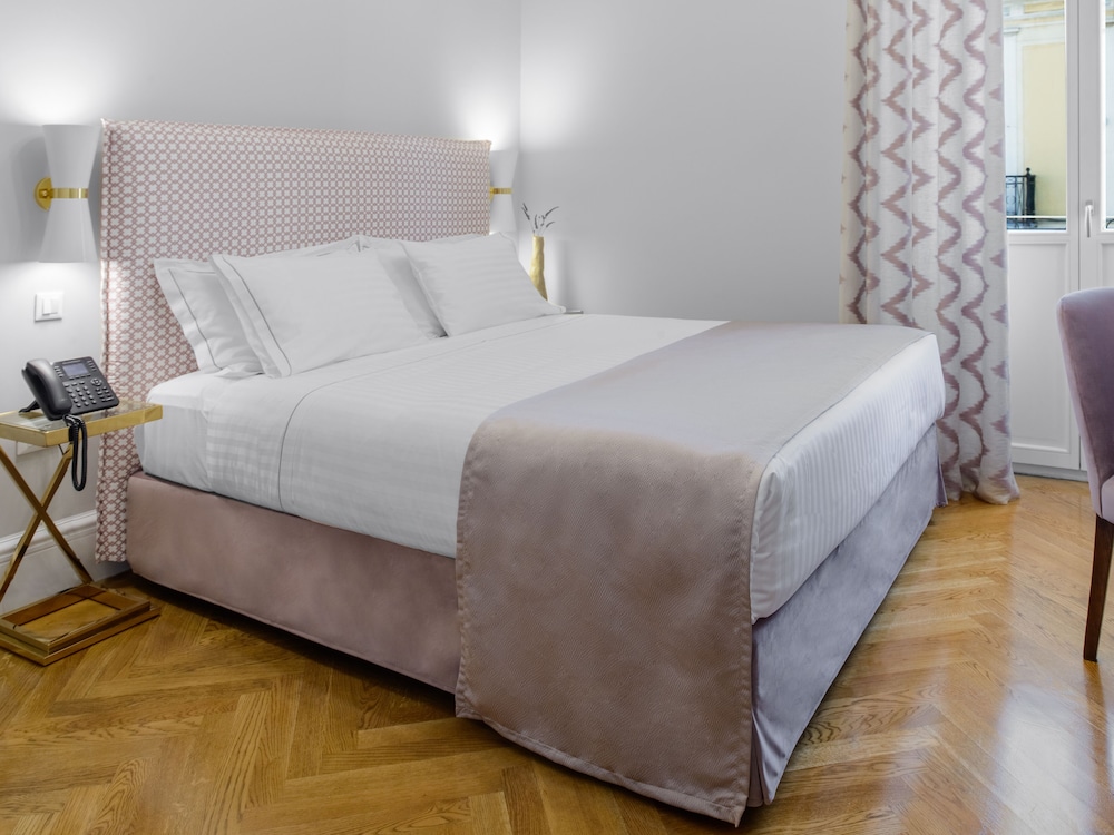 Mira Me Athens Boutique Hotel 20