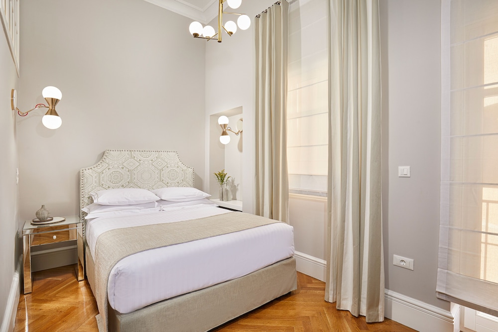 Mira Me Athens Boutique Hotel 9