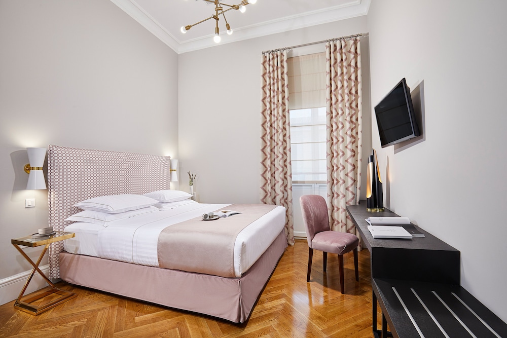 Mira Me Athens Boutique Hotel 8