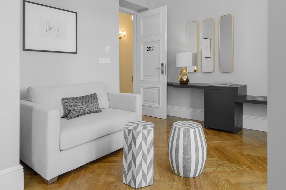 Mira Me Athens Boutique Hotel 16