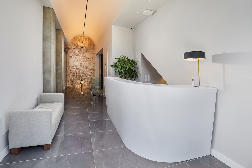 Mira Me Athens Boutique Hotel 2