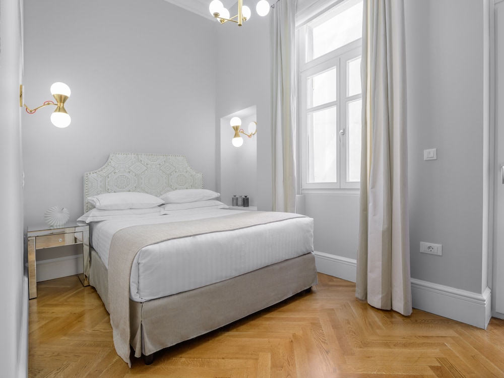 Mira Me Athens Boutique Hotel 17