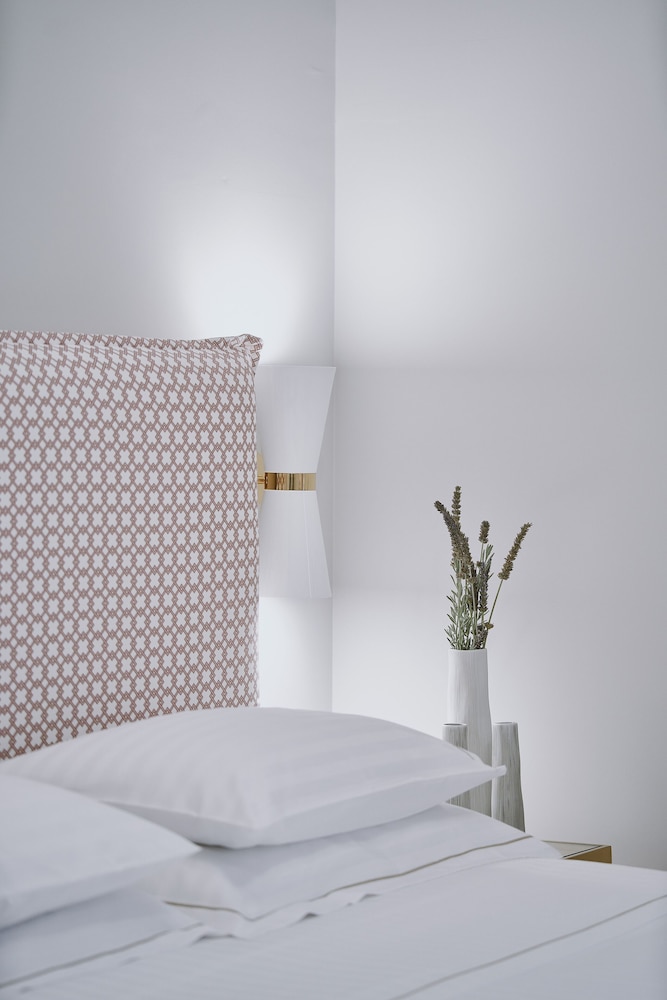 Mira Me Athens Boutique Hotel 7
