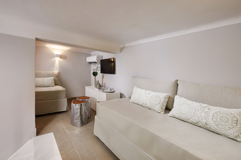 Mira Me Athens Boutique Hotel 19