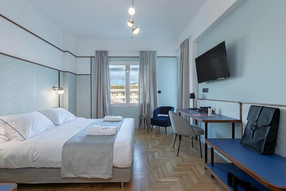 Acro Urban Suites 5