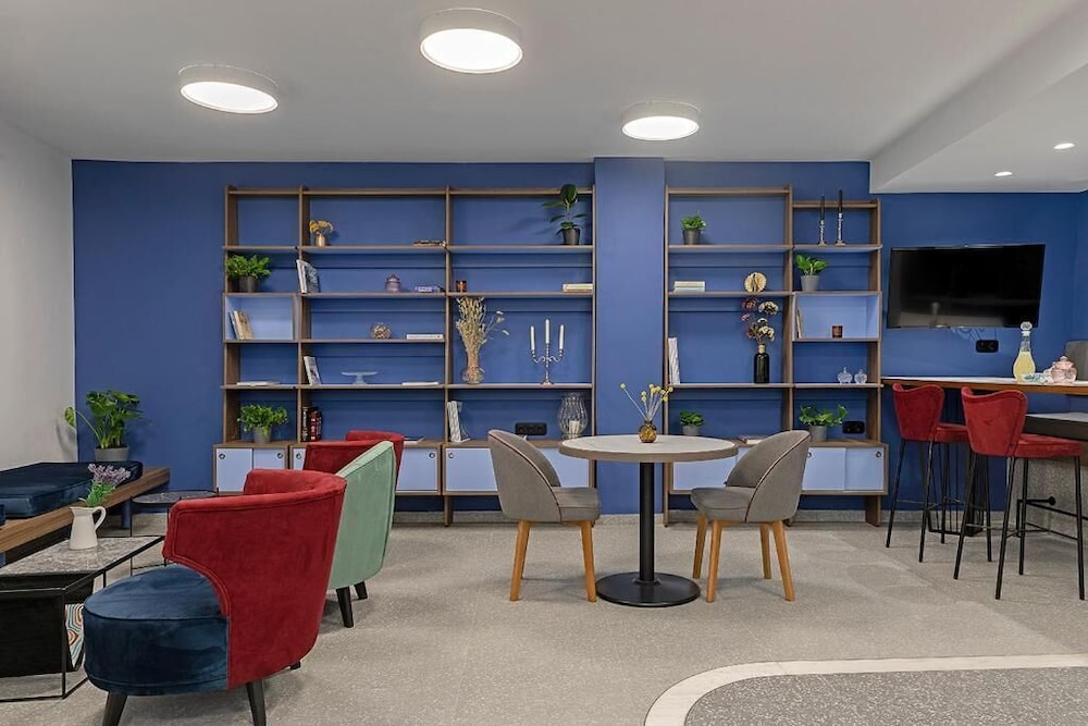 Acro Urban Suites 3