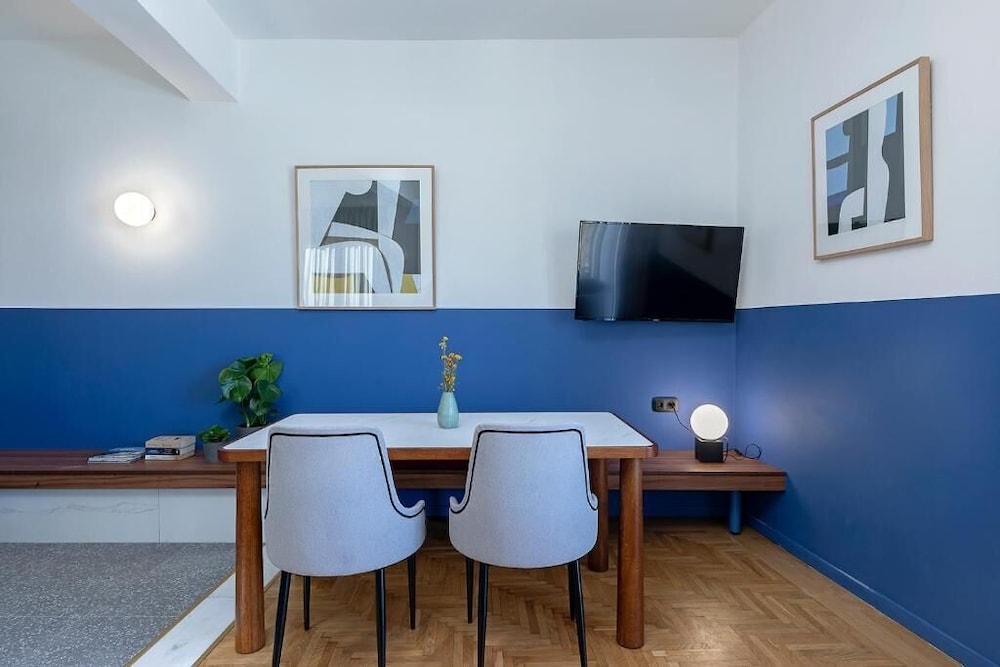 Acro Urban Suites 9