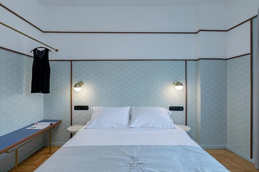 Acro Urban Suites 6