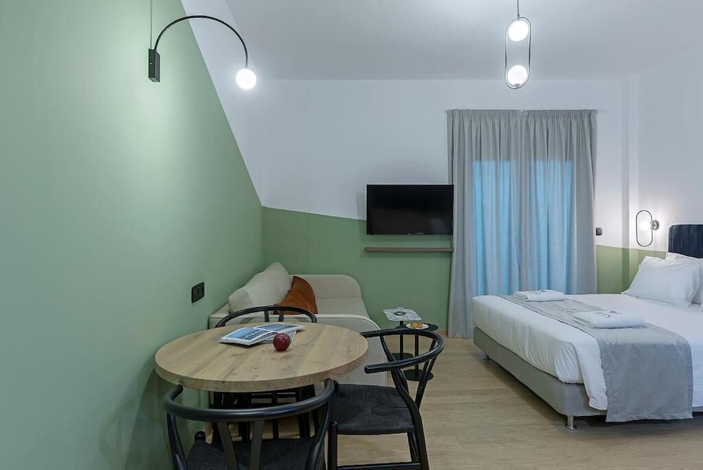 Acro Urban Suites 14