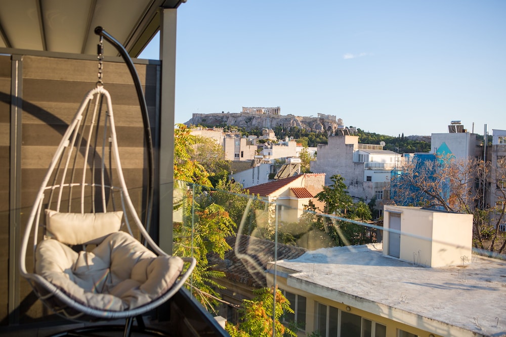 Raise Acropolis View Suites 22