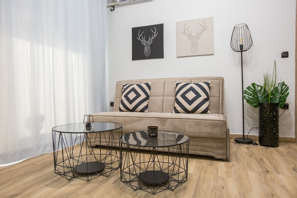 Raise Acropolis View Suites 16