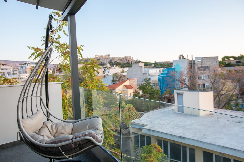 Raise Acropolis View Suites 1